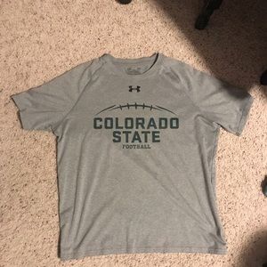 Mens Medium UA workout shirt